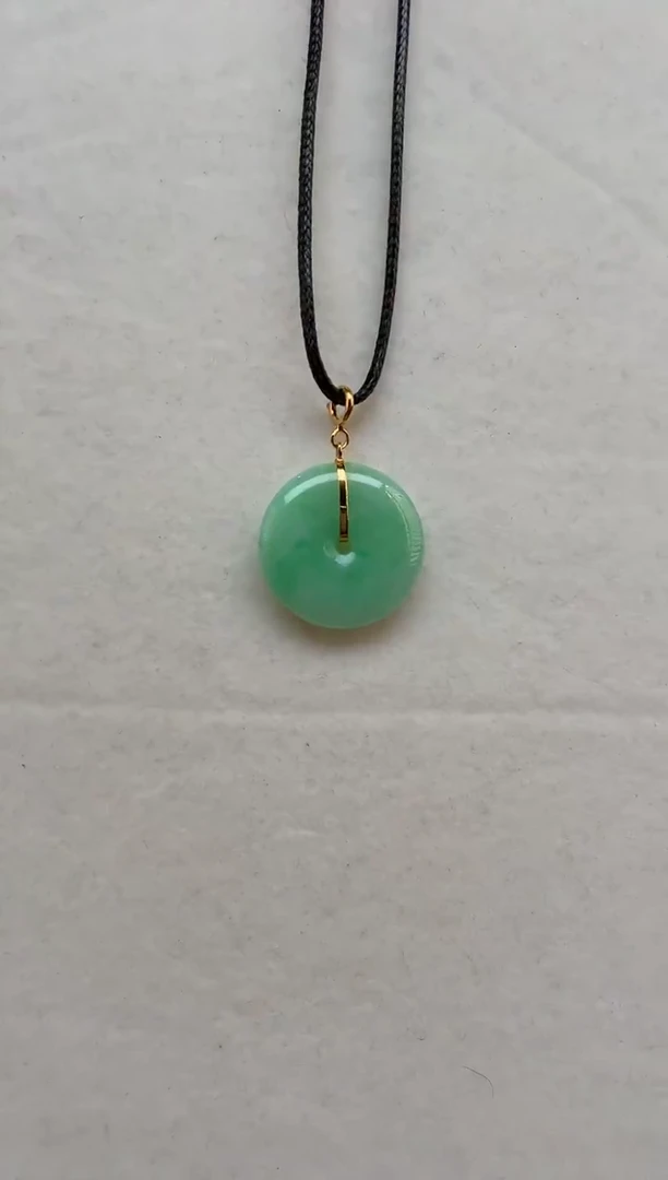 颈饰18K金镶嵌翡翠挂件