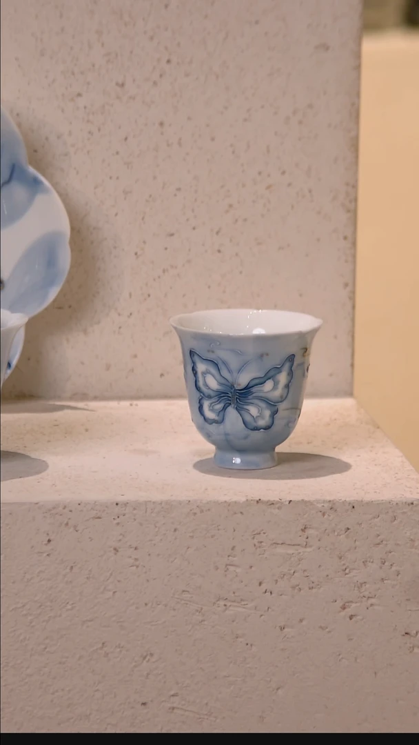 明知山志-有田烧-云纱幻蝶-素简高足茶杯（品牌黑盒）