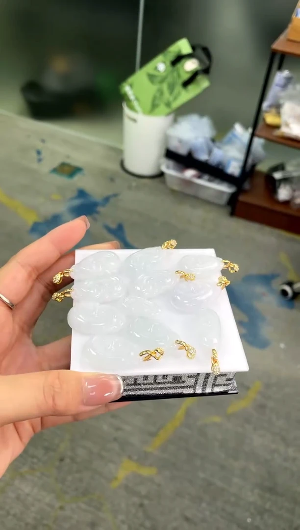 翡翠银S925镶嵌吊坠(赠链)如意多样性发货发一件