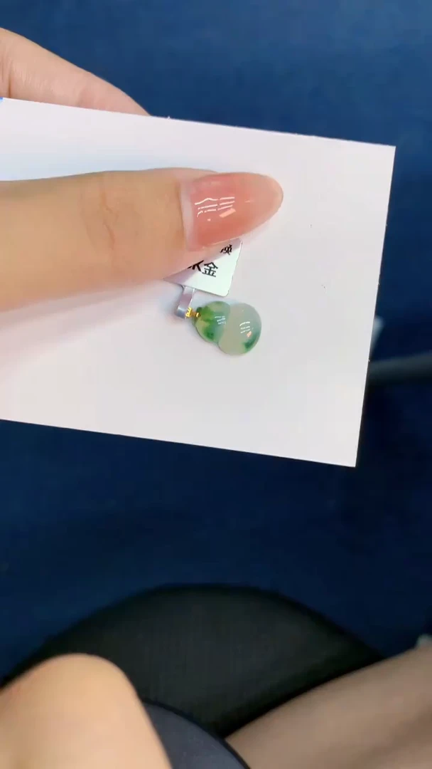 翡翠18K金镶嵌颈饰           1