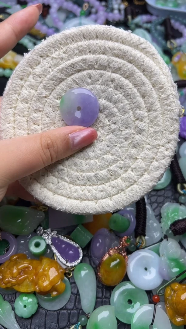 颈饰未镶嵌翡翠天然缅甸翡翠吊坠