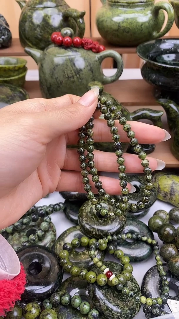【闪购商品】蛇纹石玉手串未镶嵌手串