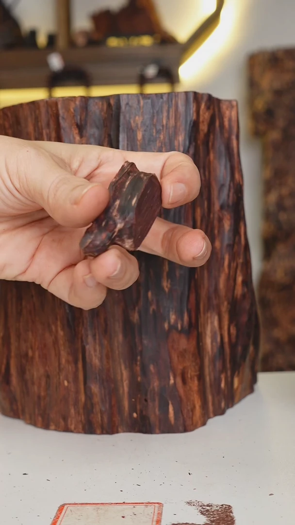 木本降真香海南红降原料随形手把件10g