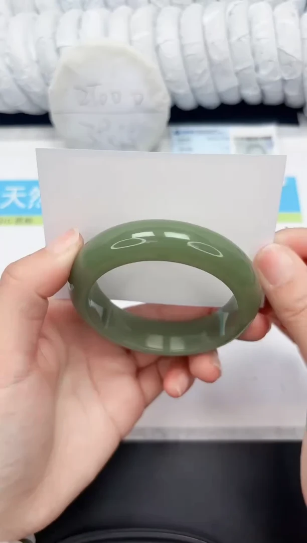 【闪购商品】石英质玉手镯未镶嵌136-57.4