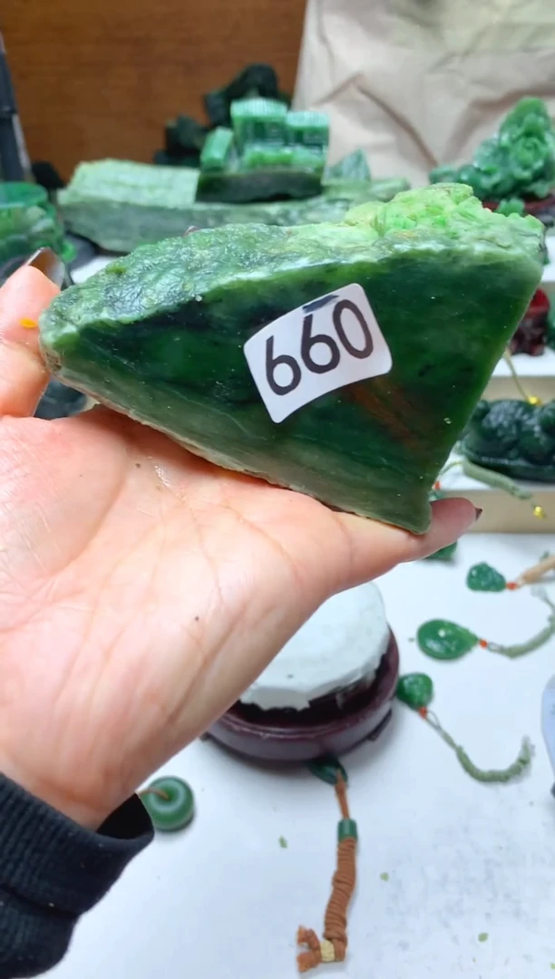 未镶嵌和田玉摆件1