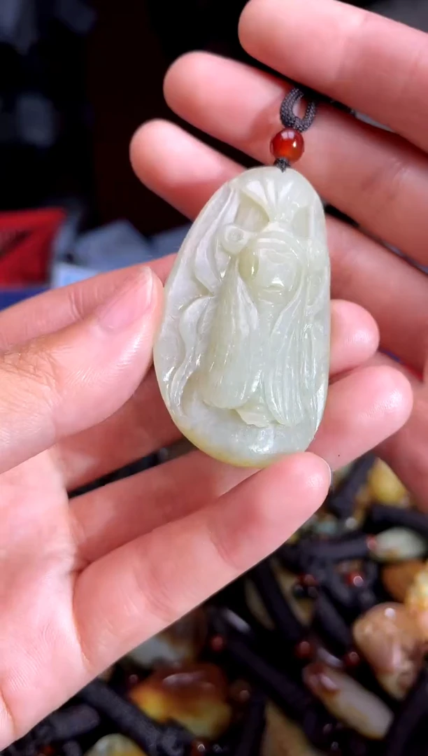 和田玉未镶嵌颈饰1