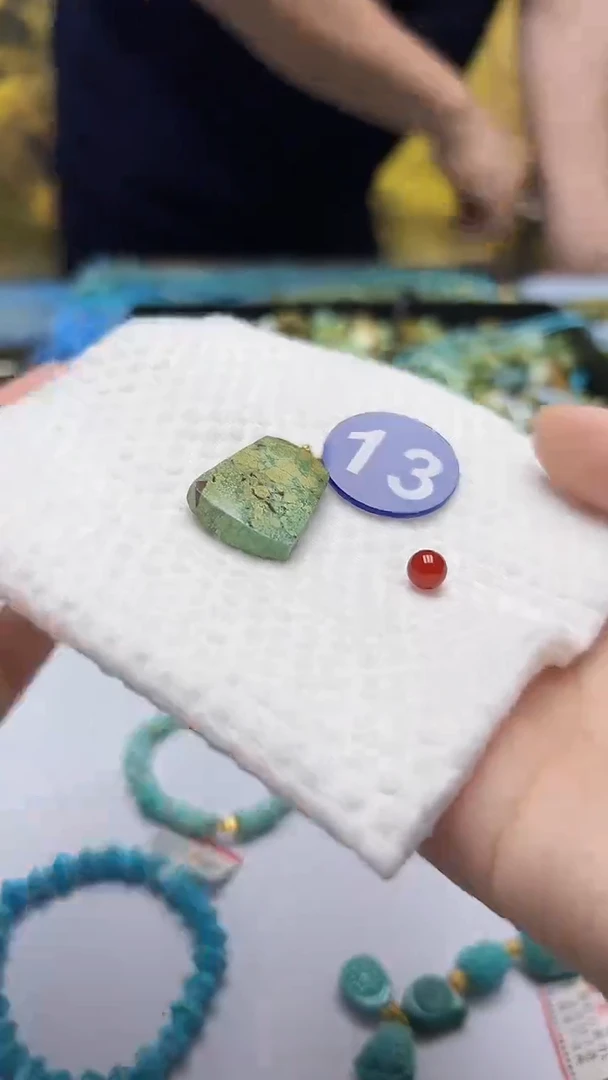 玛瑙/玉髓吊坠未镶嵌13随机发