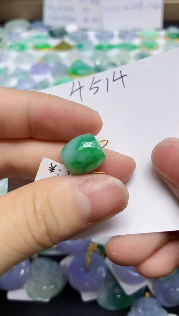 翡翠未镶嵌颈饰天然缅甸翡翠A货