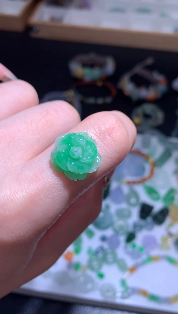 未镶嵌定制翡翠花花