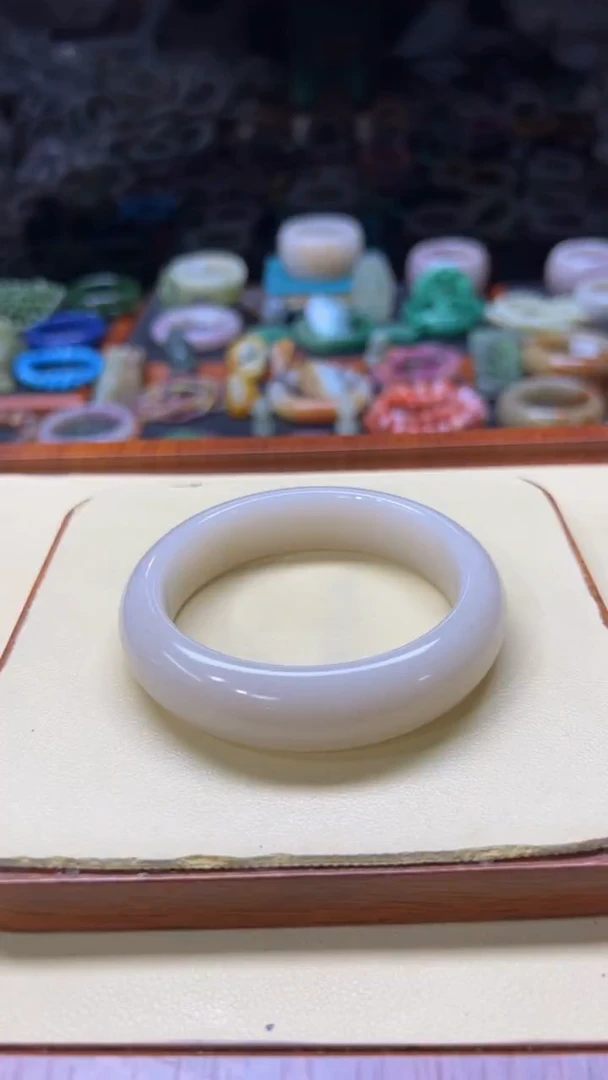 未镶嵌手镯石英质玉住****鱼145