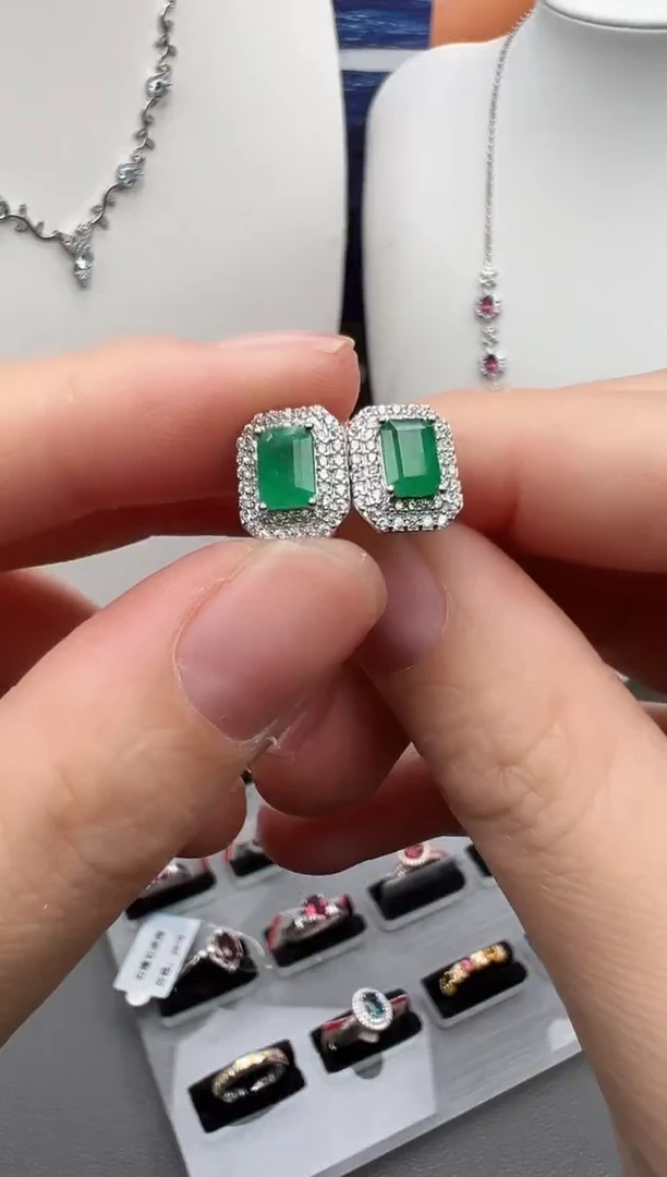 银S925镶嵌耳饰祖母绿51