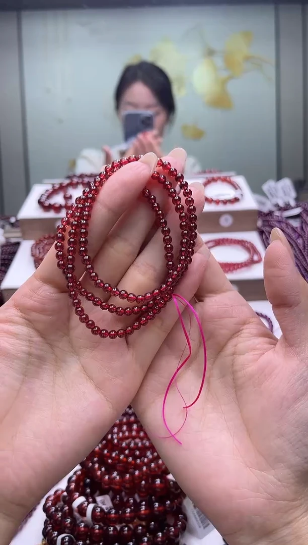 未镶嵌手链石榴石香槟金石榴石多圈4mm+，多样式发一