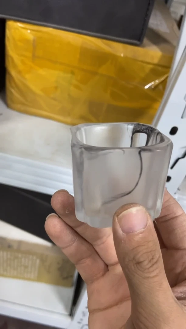 无运费险有瑕疵的摄影的产品有使用过的痕迹有点脏介意勿拍