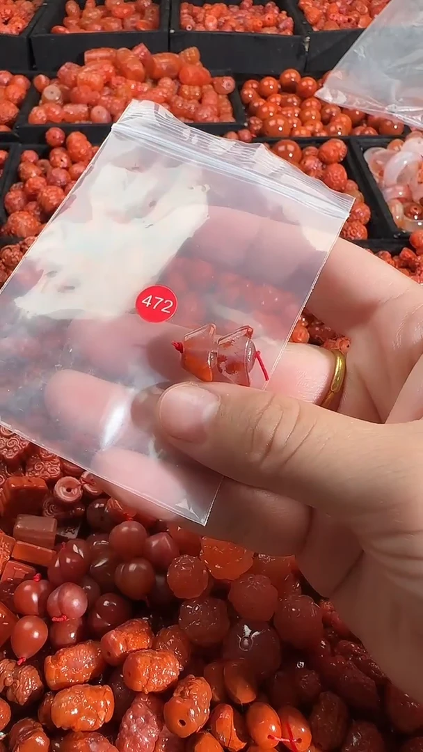 颈饰未镶嵌南红玛瑙1