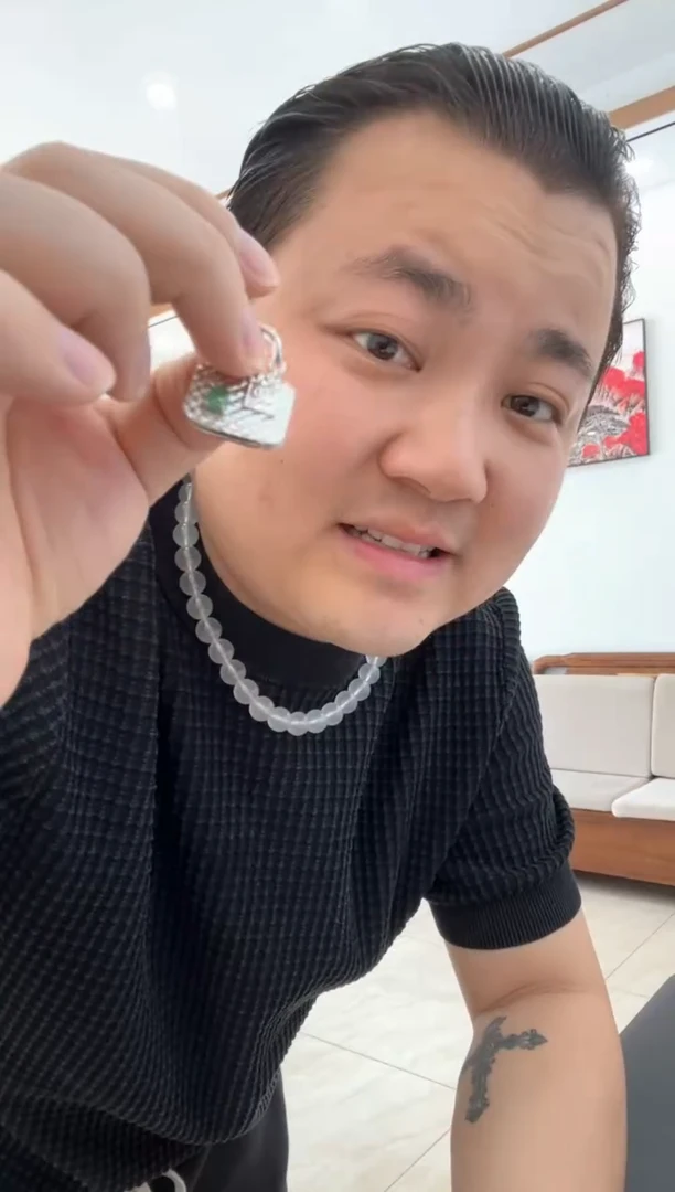 翡翠未镶嵌吊坠(不含链)吊坠