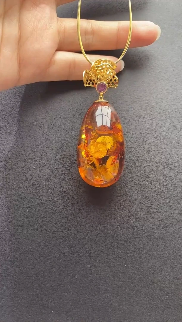 裸石琥珀未镶嵌吊坠