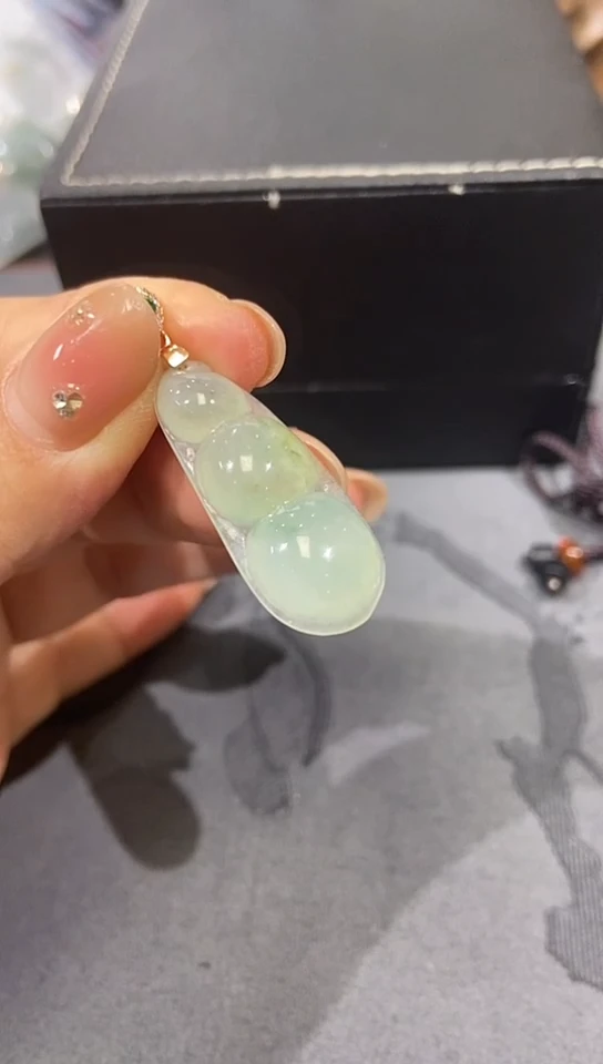 【闪购商品】翡翠颈饰未镶嵌吊坠