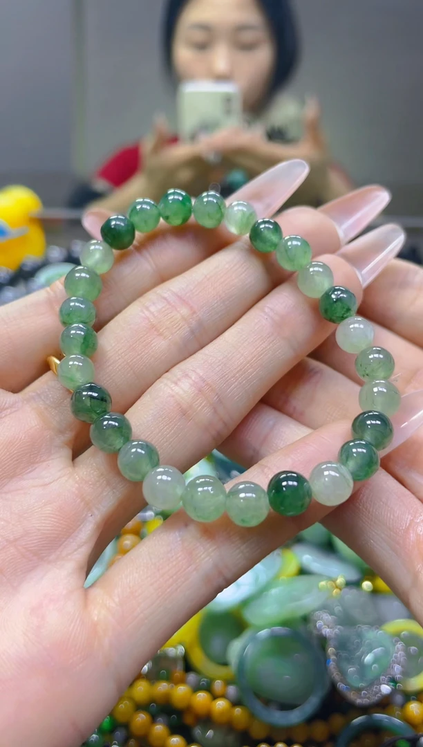 翡翠未镶嵌颈饰6MM/Q/翡翠A货，一件也是批发价