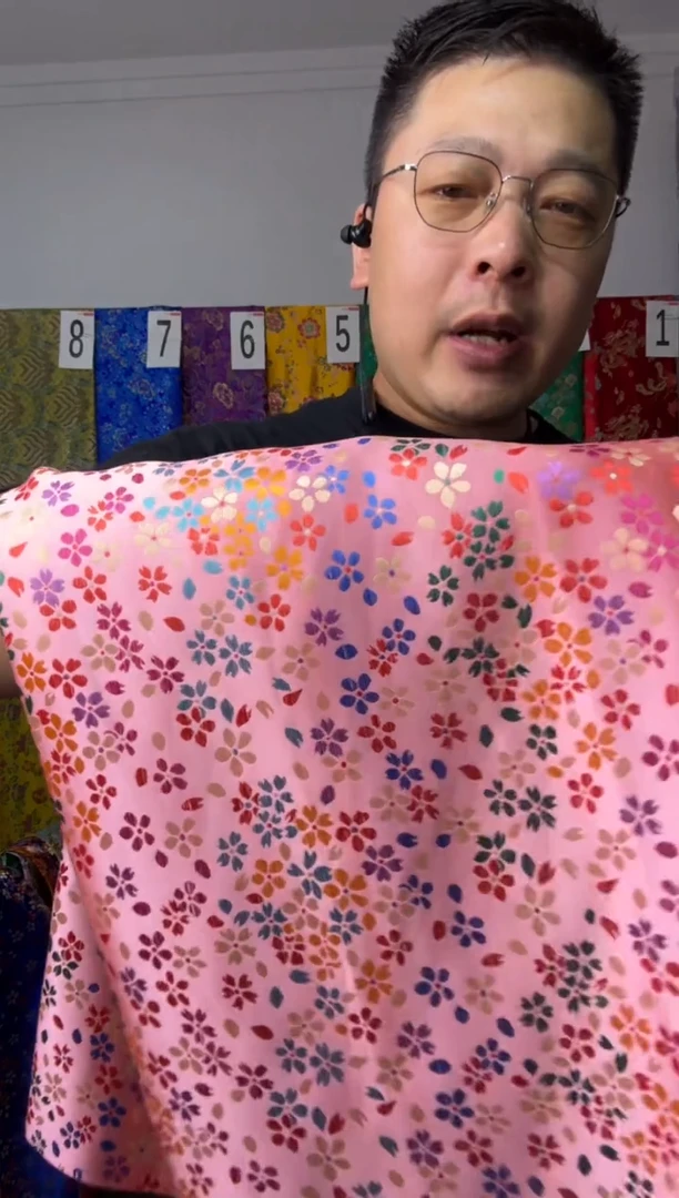 混纺织锦缎长60公分 宽90