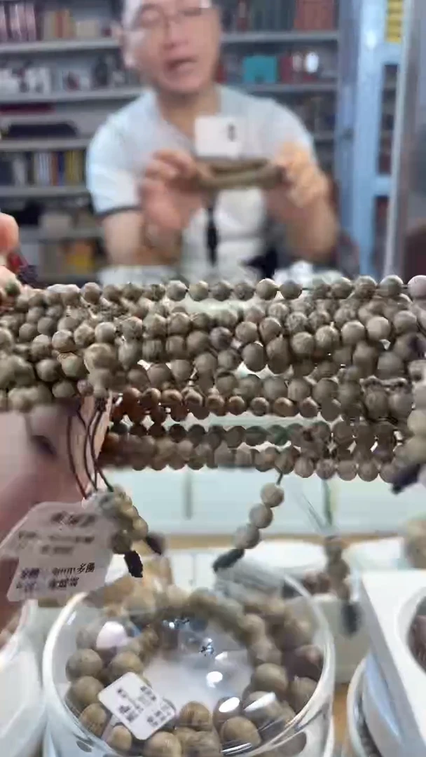 沉香手串柬埔寨4mm多圈