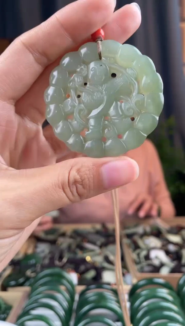 颈饰未镶嵌和田玉拍一发一，拍一发一