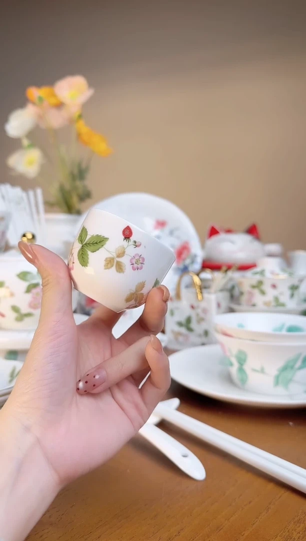 【闪购商品】莓小茶壶+小茶杯2个