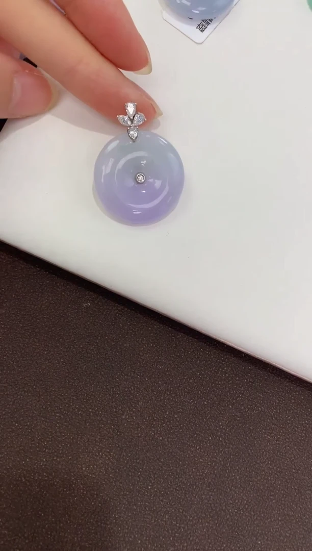 翡翠18K金镶嵌吊坠(赠链)天然缅甸A货翡翠