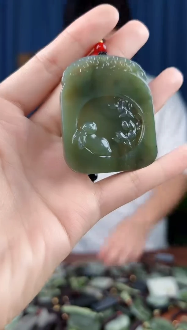 未镶嵌和田玉挂件拍一发一，
