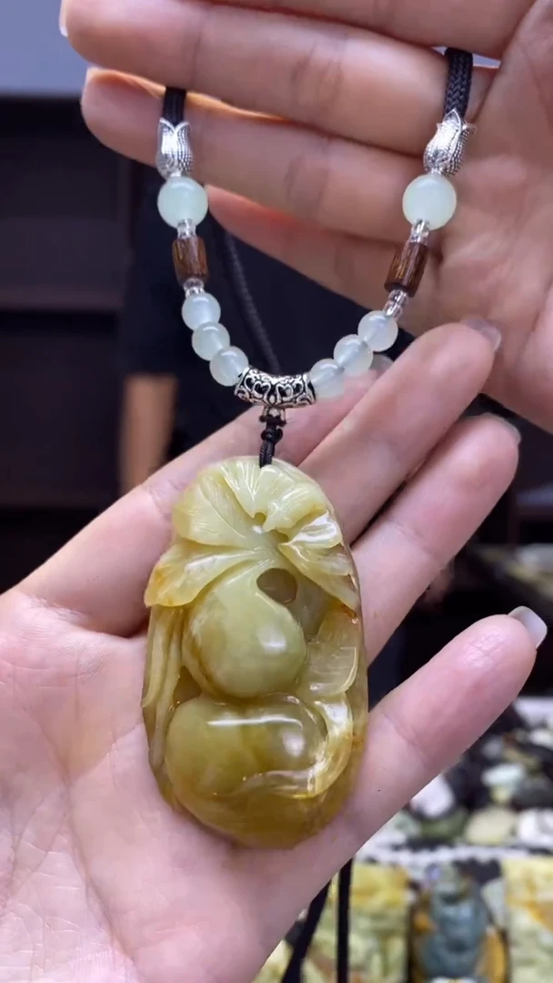 未镶嵌岫玉挂件