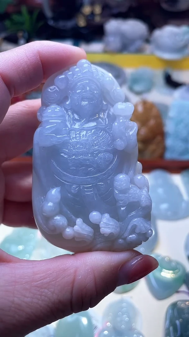 翡翠未镶嵌颈饰财神