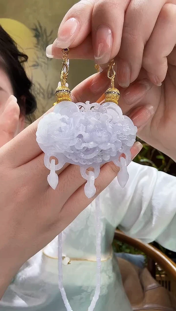 颈饰未镶嵌翡翠吊坠
