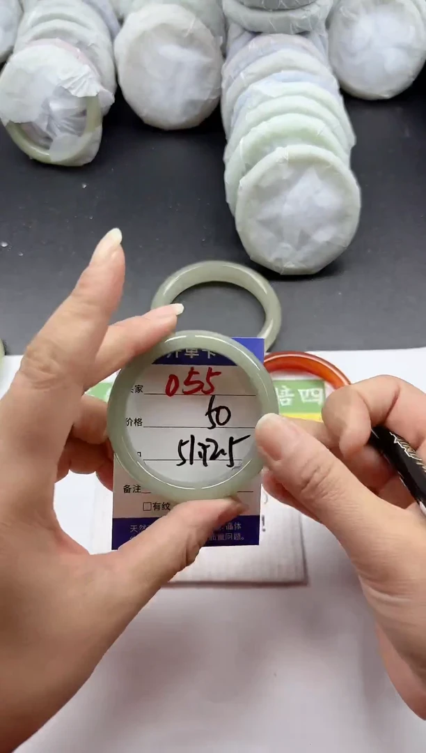 未镶嵌手镯石英质玉055