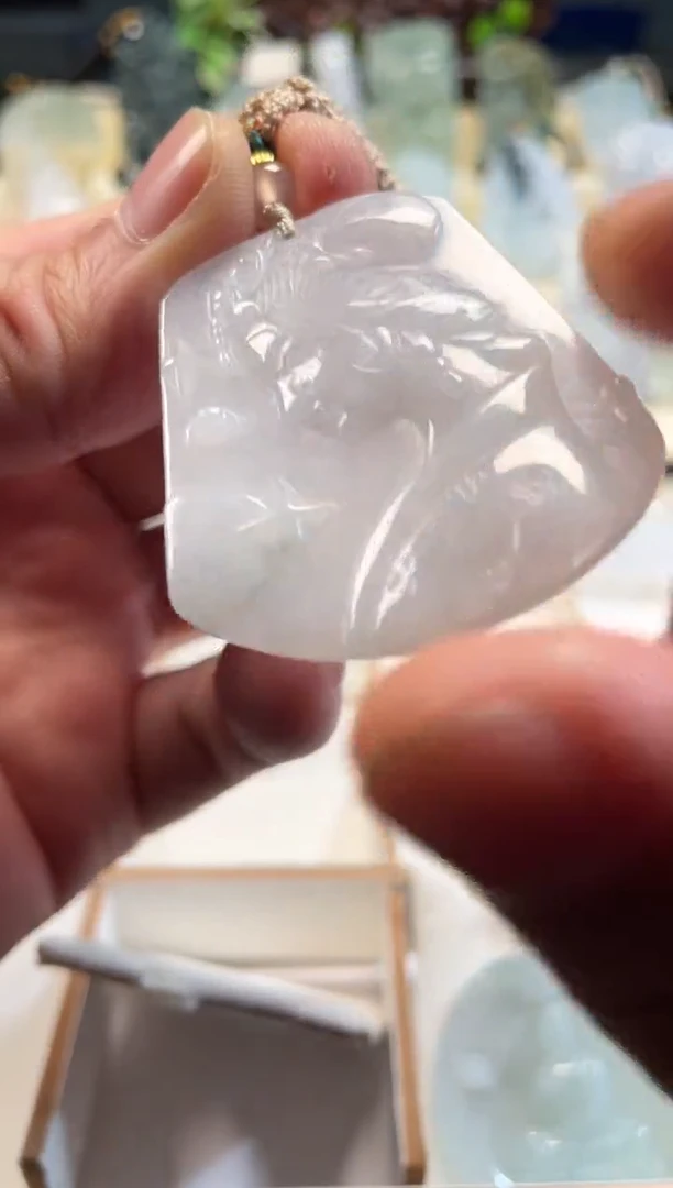 颈饰未镶嵌翡翠12/08/120