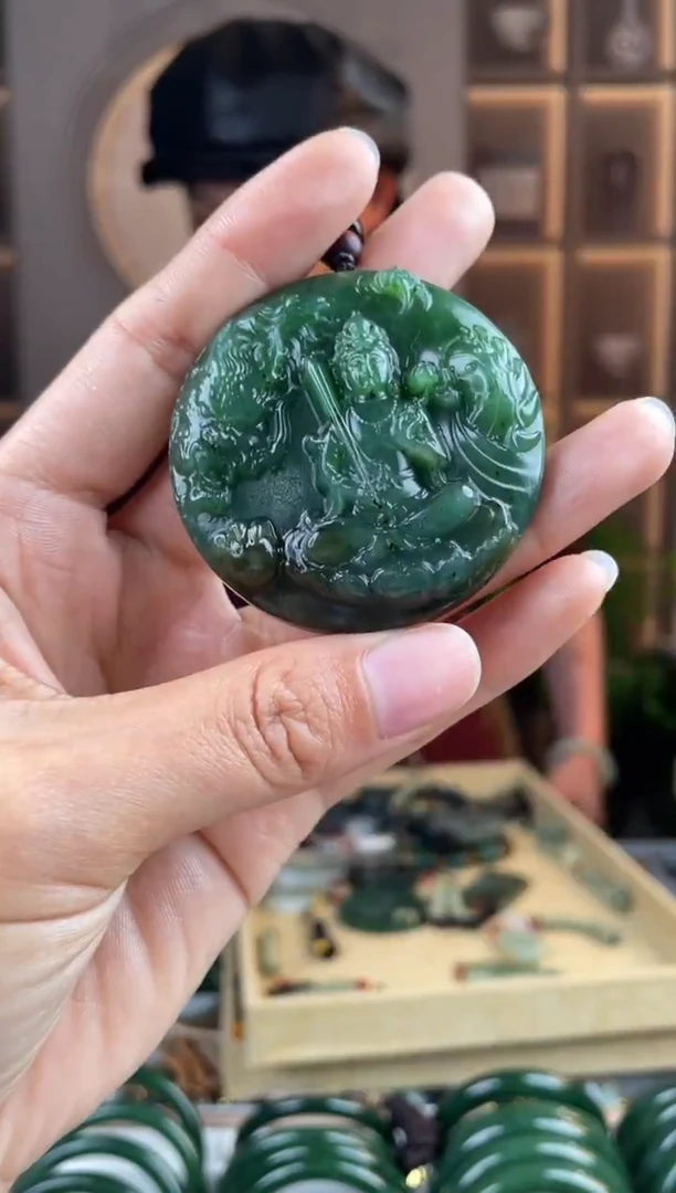颈饰未镶嵌和田玉拍一发一，拍一发一