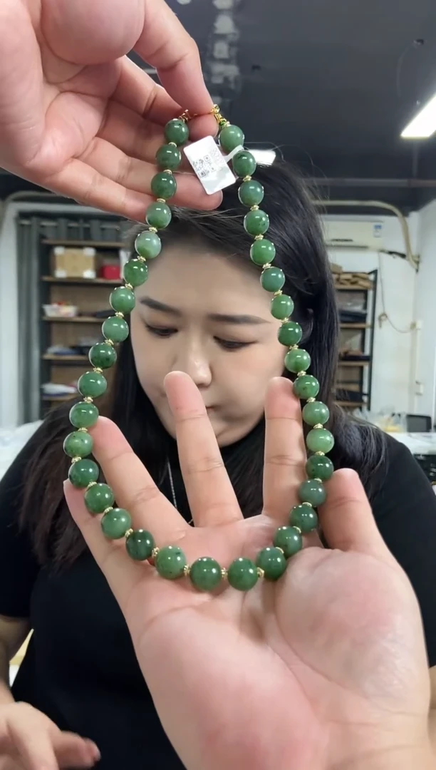 【闪购商品】和田玉（碧玉）项链未镶嵌多样性发其一，颜色微差