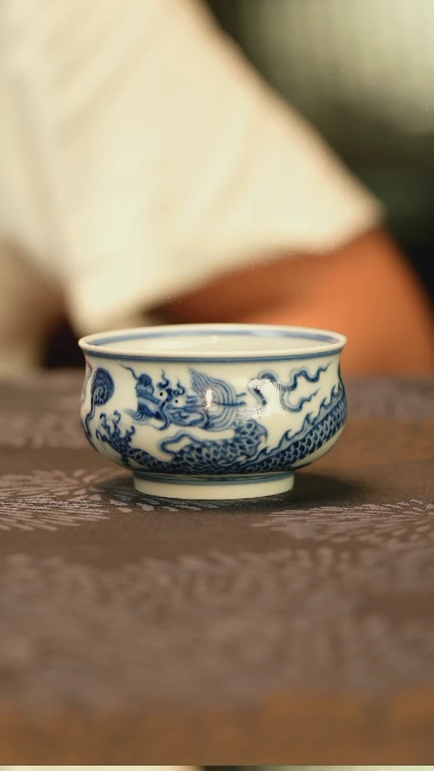 仿明青花铠甲龙纹小炉式