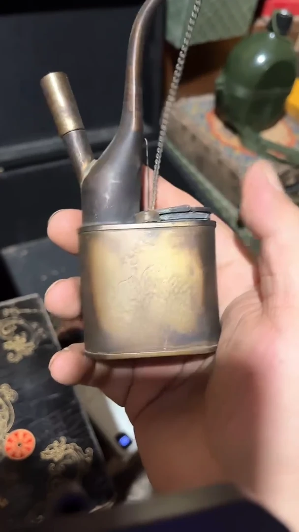 木闪电购链接精品摆件小烟壶