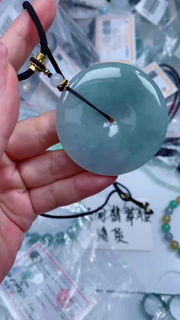 翡翠未镶嵌颈饰吊坠