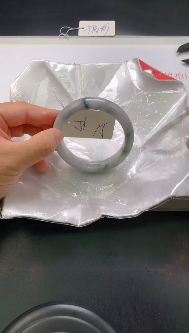 翡翠手镯未镶嵌6