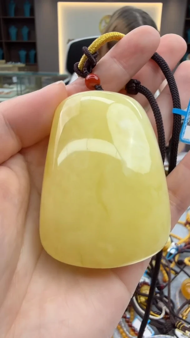 琥珀颈饰未镶嵌309秒拍号 假一罚三