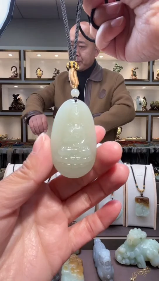 颈饰未镶嵌和田玉苏