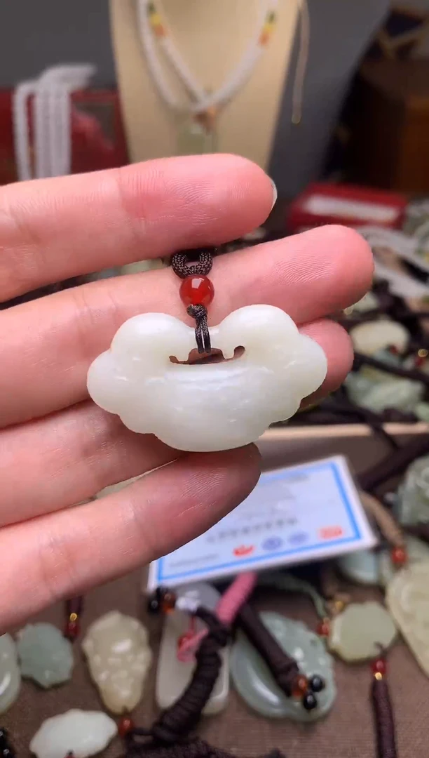 颈饰未镶嵌和田玉新疆料青海料清水和田玉吊坠