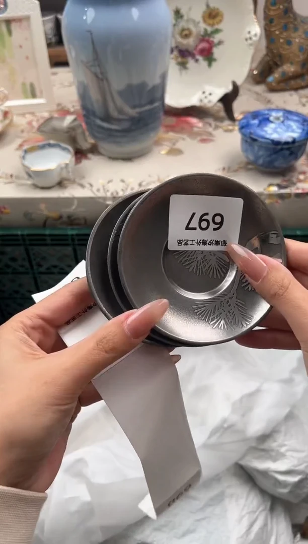 瓷片霓***曲O         697