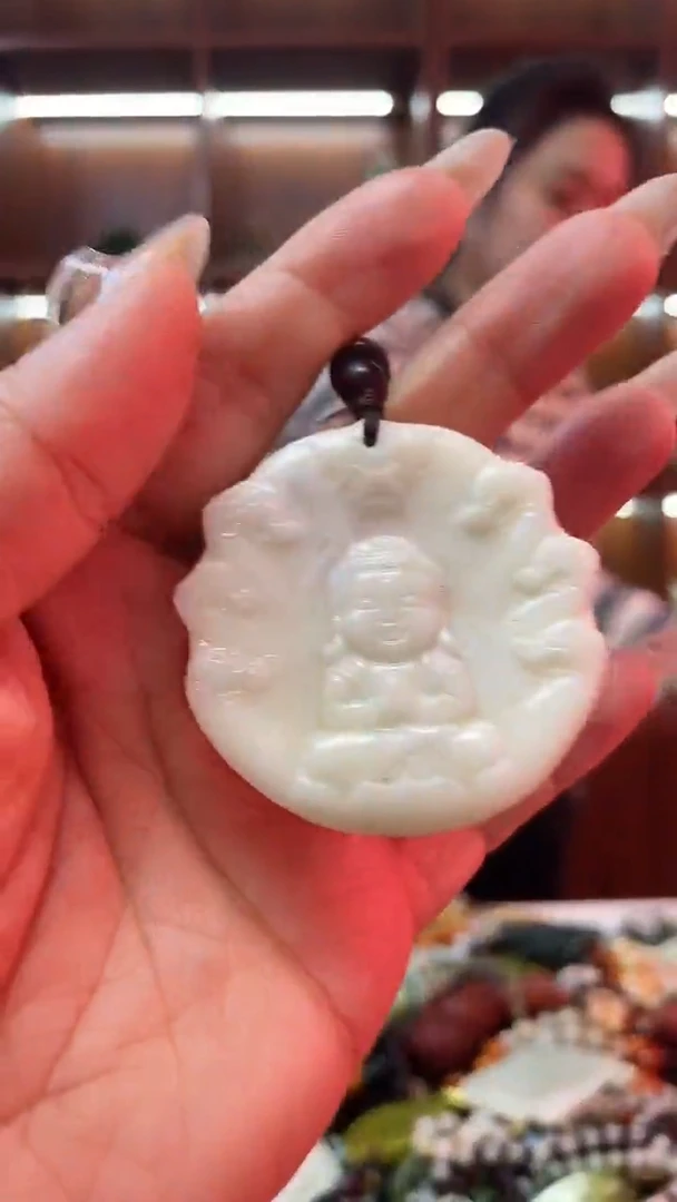 未镶嵌蛇纹石玉吊坠