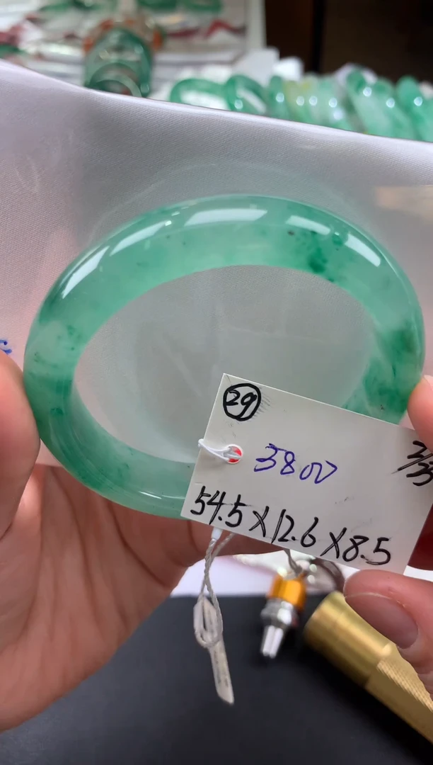 【闪购商品】石英质玉手镯未镶嵌拍下联系小耳机看购买须知！！！