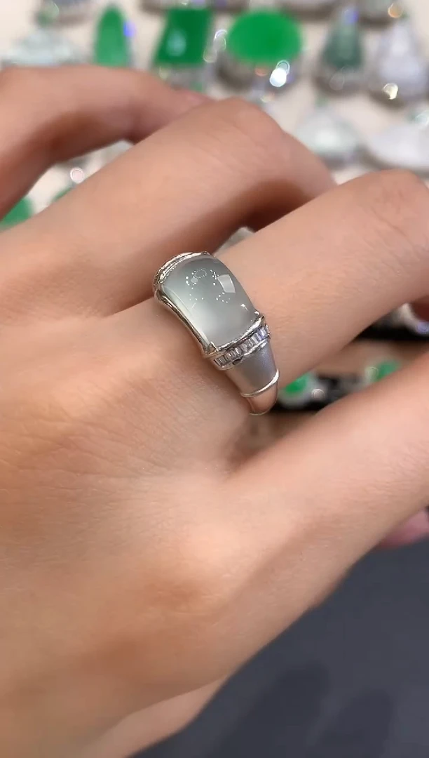 18K金镶嵌戒指翡翠q13