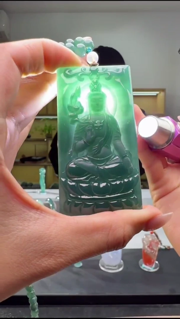 吊坠(赠链)未镶嵌翡翠大势至（多样性发其一）