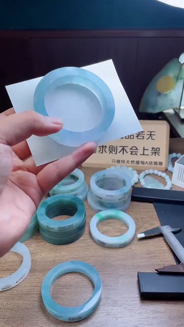 定制翡翠手镯未镶嵌定制