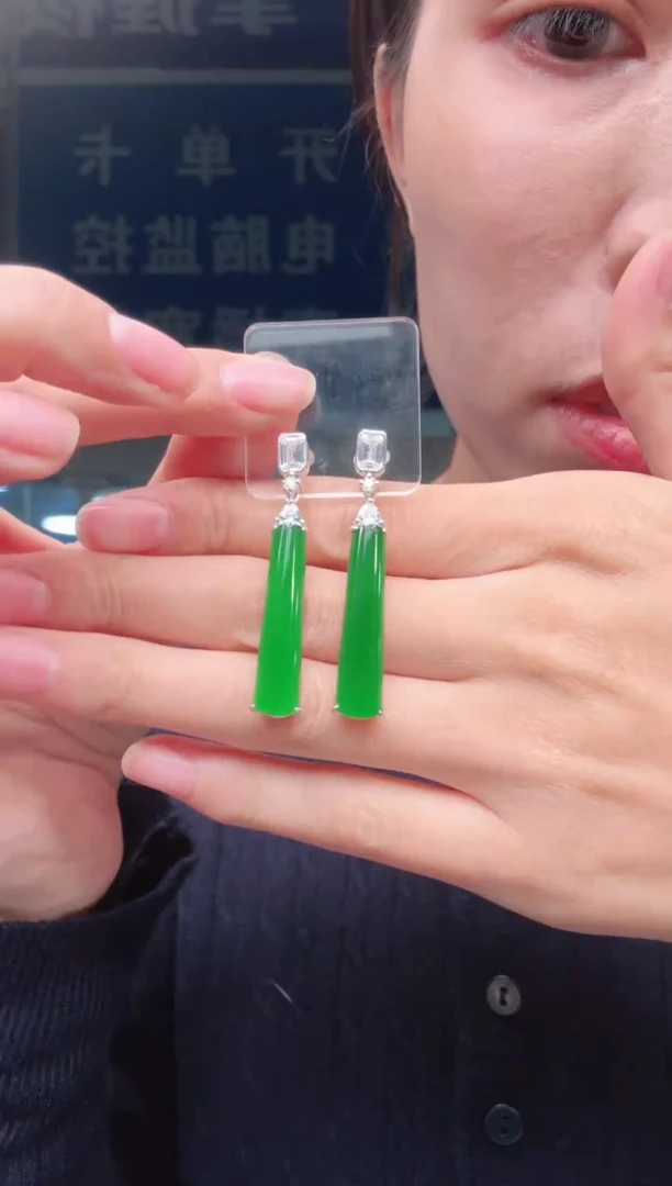 未镶嵌定制翡翠A货有轻微色差属于正常现象，耳坠1