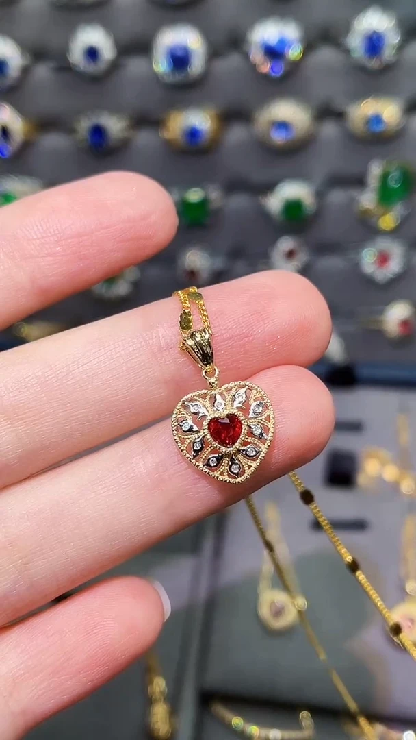 18K金镶嵌吊坠(不含链)红宝石鸽血红0.31ct